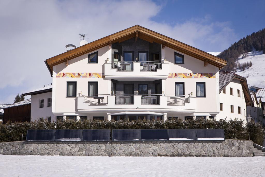 Apart Alpen Royal Nauders Exteriér fotografie
